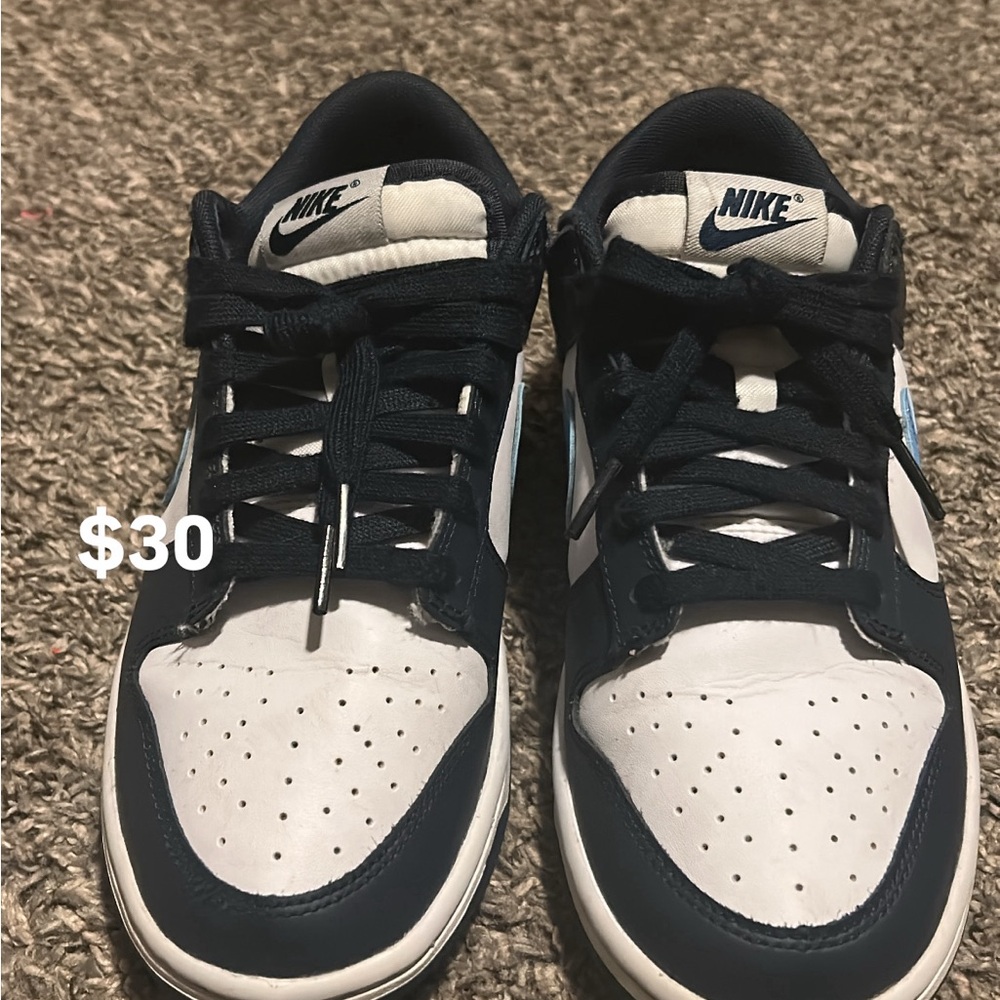 Nike Men's Navy and White Sneakers